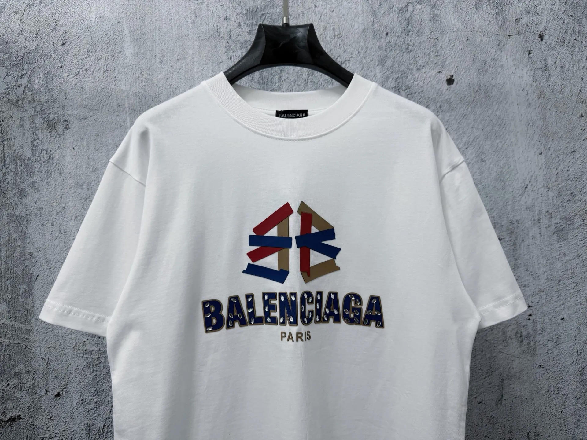 【Balenciaga】 ➕ ， ， ， 。 ， ， ， 。 ， ， 。 ， ， T look， ， ， 。 ：Black White Size：S-XL